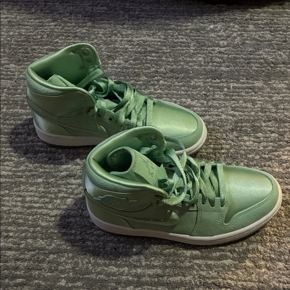 Woman’s Air Jordan 1 Ret High SOH, size 5 - Picture 4 of 8